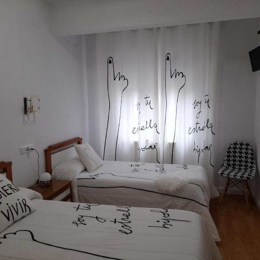 Hostal "Los Chanos El Ruso" Galende المظهر الخارجي الصورة
