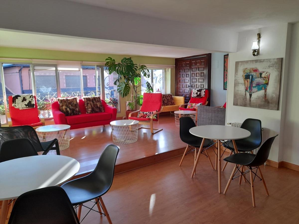 Hostal "Los Chanos El Ruso" Galende المظهر الخارجي الصورة