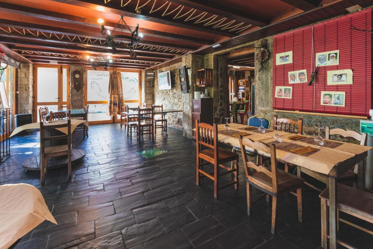 Hostal "Los Chanos El Ruso" Galende المظهر الخارجي الصورة