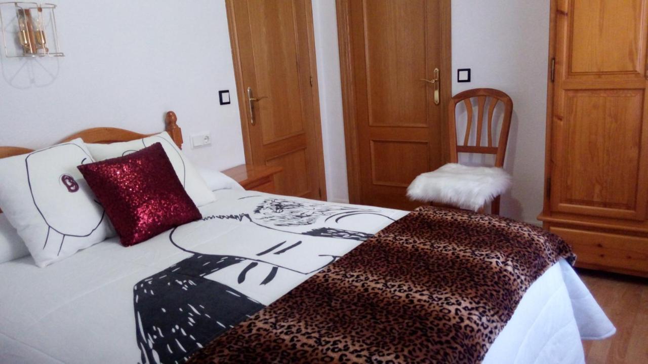 Hostal "Los Chanos El Ruso" Galende المظهر الخارجي الصورة