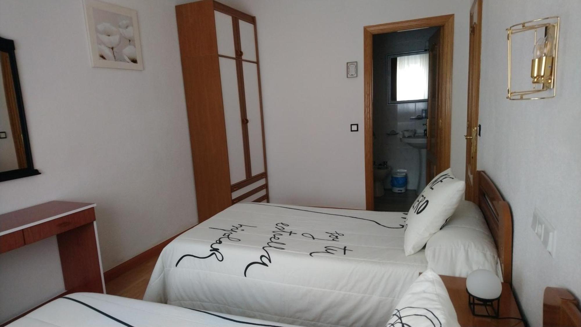 Hostal "Los Chanos El Ruso" Galende المظهر الخارجي الصورة