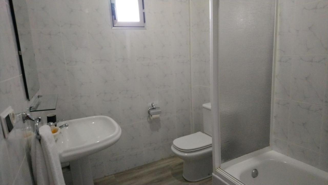 Hostal "Los Chanos El Ruso" Galende المظهر الخارجي الصورة